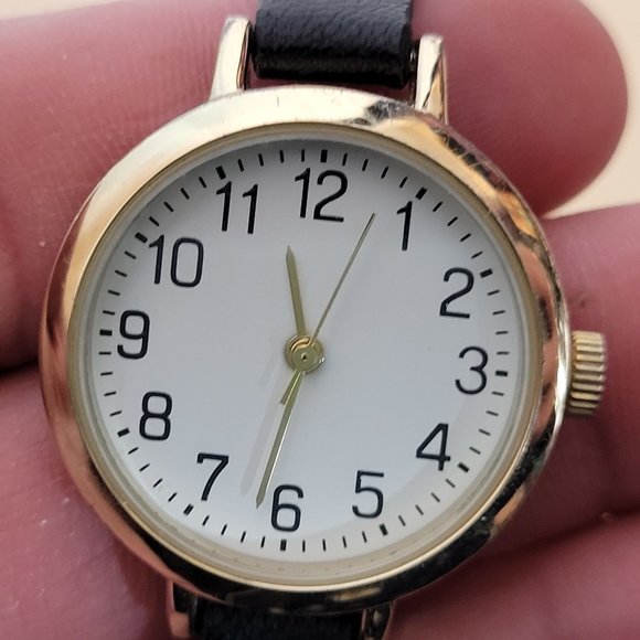 Watch Lot 5 Fashion Watches Assorted Colors Styles As Is Not Tested For Parts - Picture 9 of 14